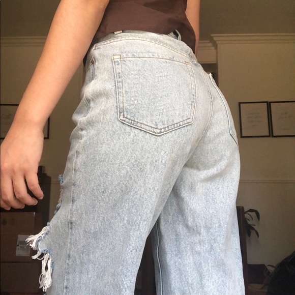 Pacsun 90’s Distressed/Ripped Light Washed Blue Boyfriend Jeans - Picture 3 of 8